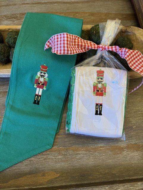 Christmas Wreath Sash